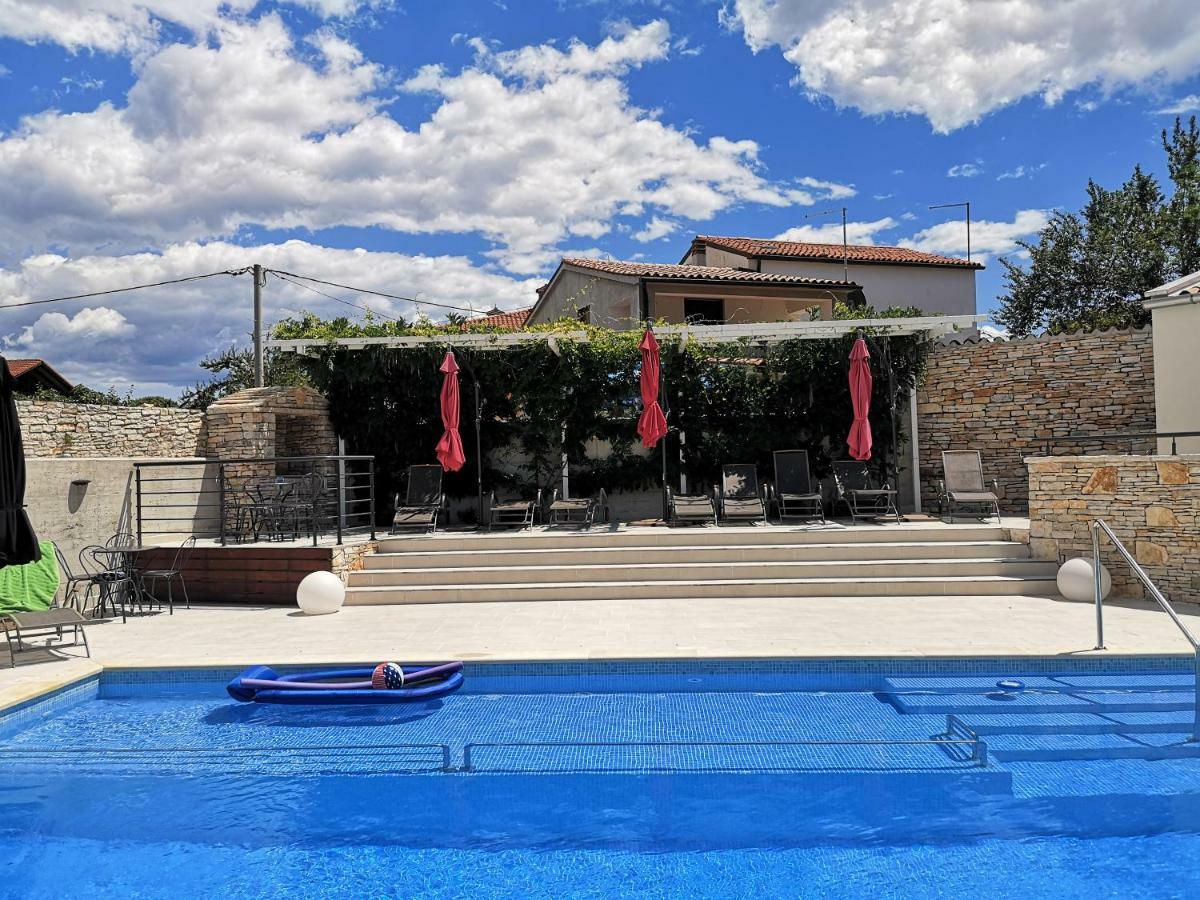 Villa Anja 2Nd Floor Peroj Exterior photo